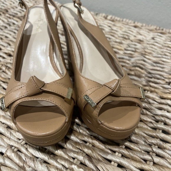 Tommy Hilfiger shoes women’s size 9.5 Brown peep toe slingback platform bow gold - Picture 6 of 13